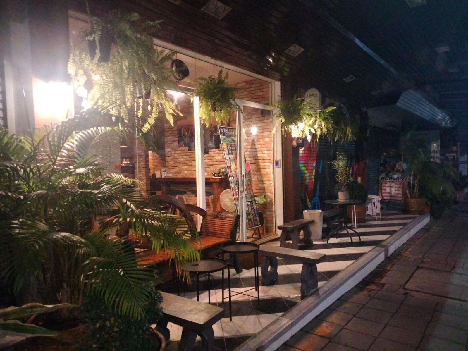 Chaiyee Coffee Chiang Mai Exteriör bild